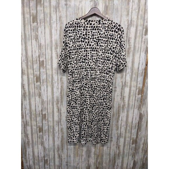 Chico’s Split-Neck Tie Waist Dress Cream Black Geometric Size 1 / Small $89 - Picture 5 of 9